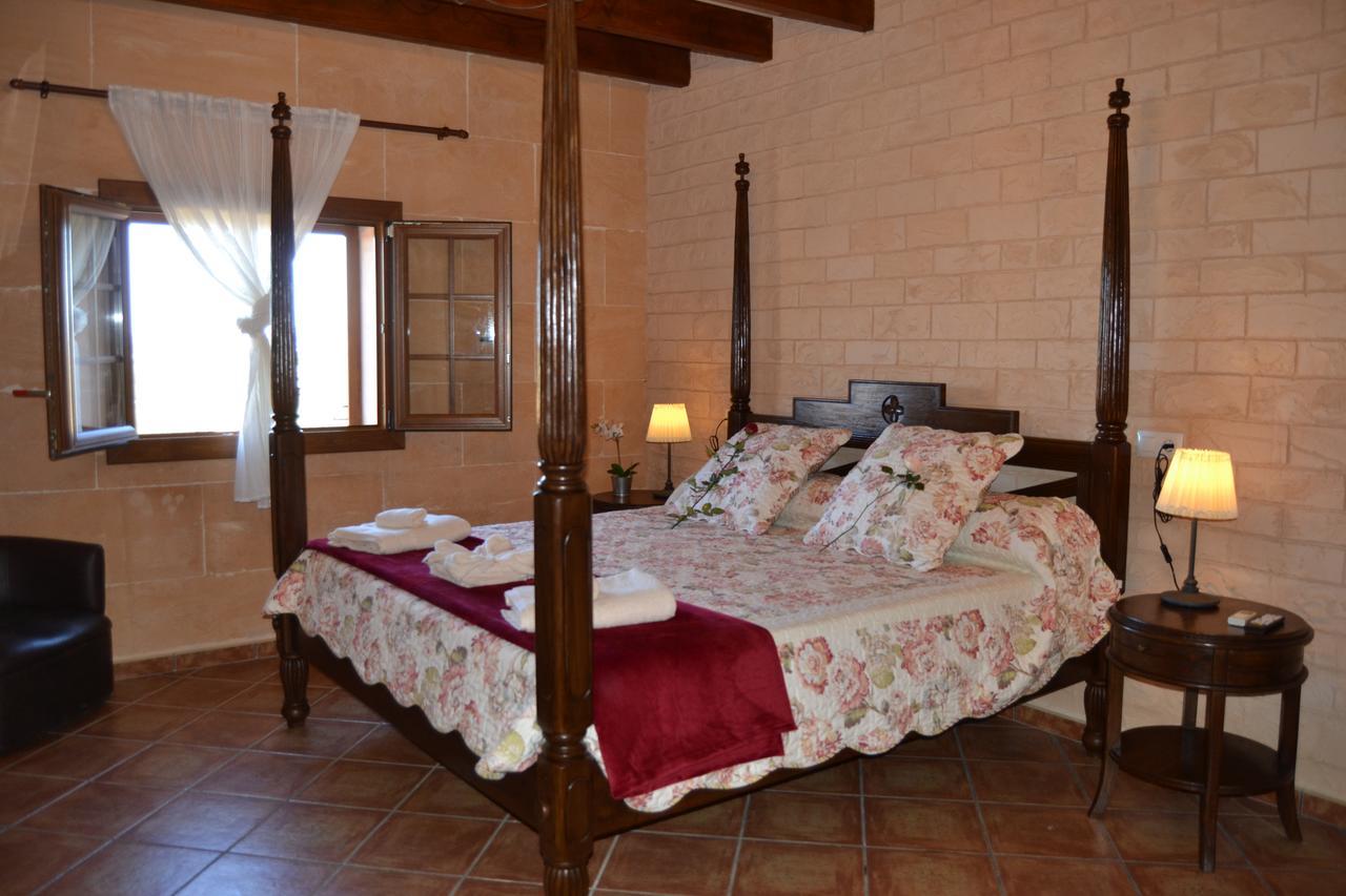Agroturismo Es Gallicant 캄포스 외부 사진