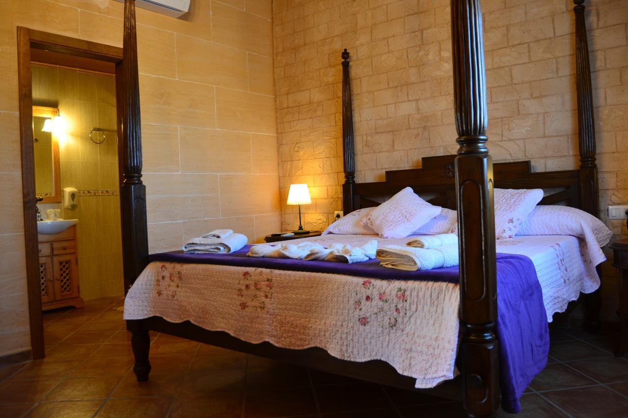 Agroturismo Es Gallicant 캄포스 외부 사진